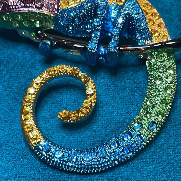 Colorful Rhinestone chameleon brooch - Picture 3 of 6